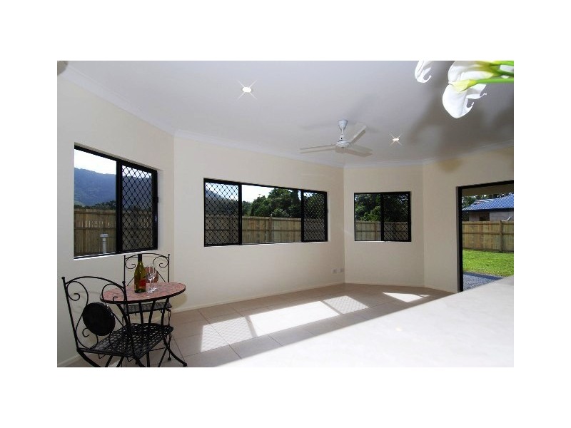 9 Calvert Close, Bentley Park QLD 4869