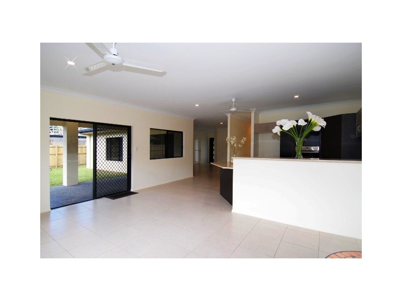9 Calvert Close, Bentley Park QLD 4869