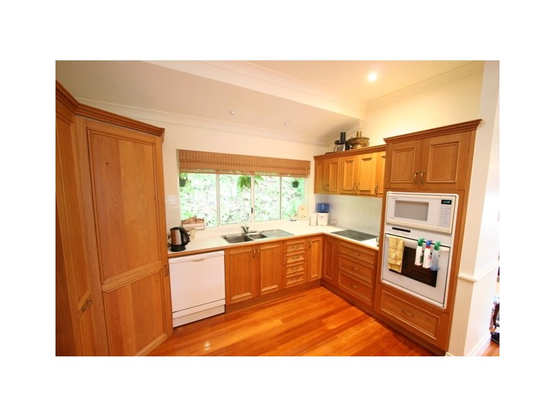 24 Oceanview Place, Mooroobool QLD 4870