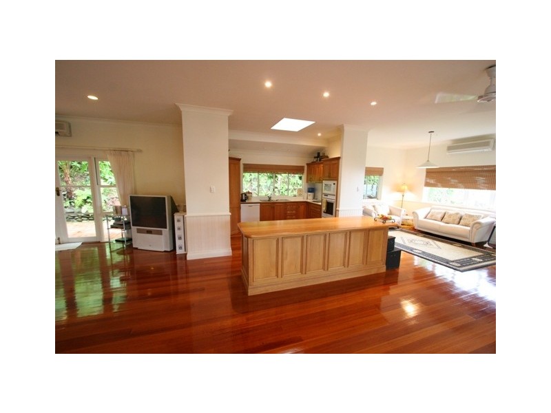 24 Oceanview Place, Mooroobool QLD 4870