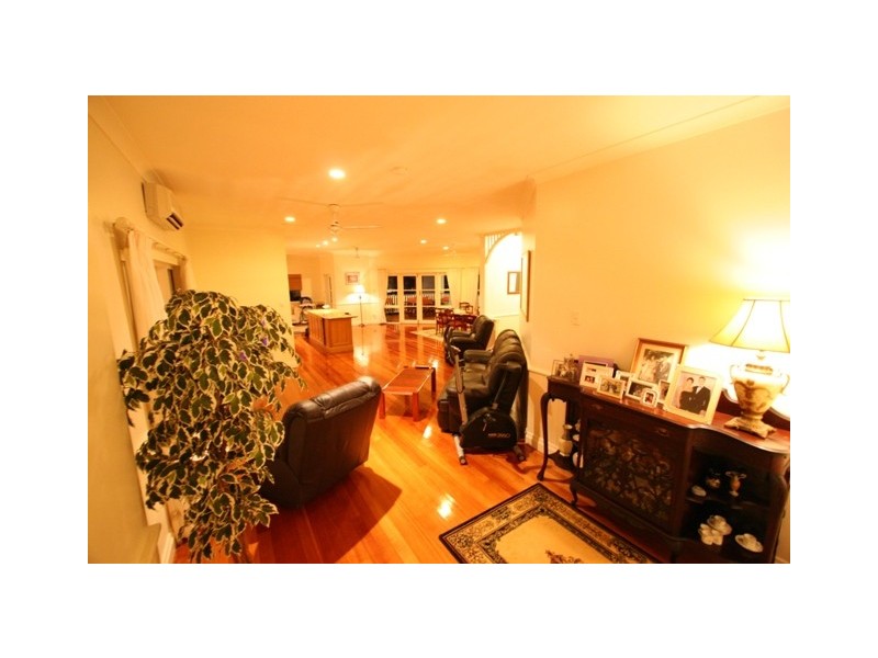 24 Oceanview Place, Mooroobool QLD 4870