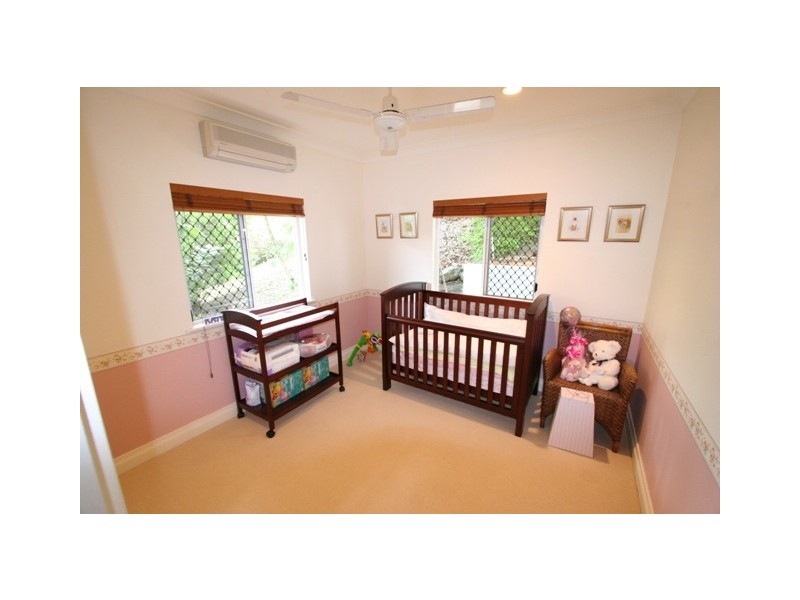 24 Oceanview Place, Mooroobool QLD 4870