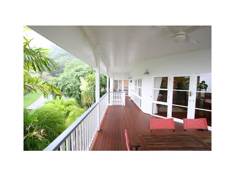 24 Oceanview Place, Mooroobool QLD 4870