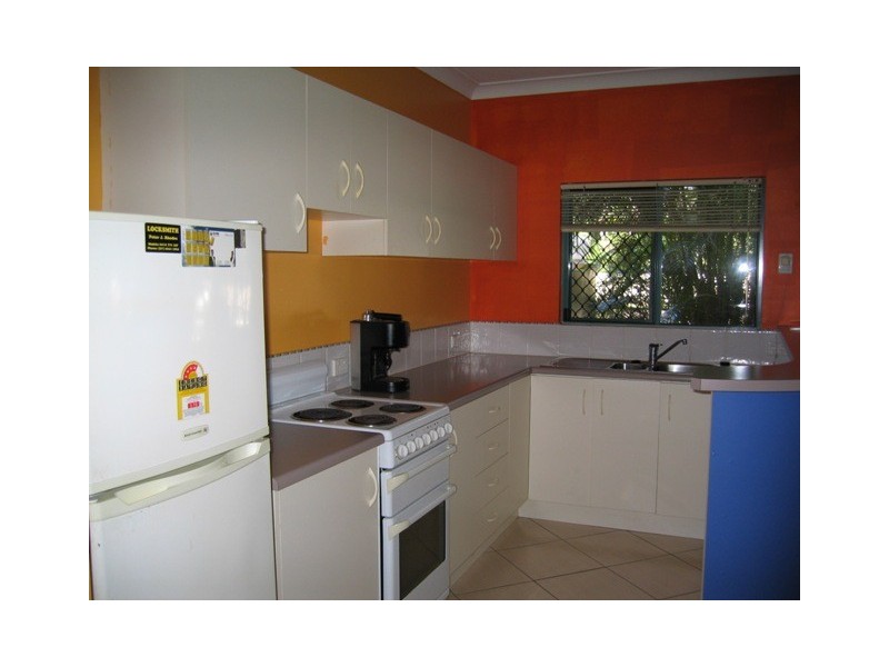 32 Little Street, Manunda QLD 4870