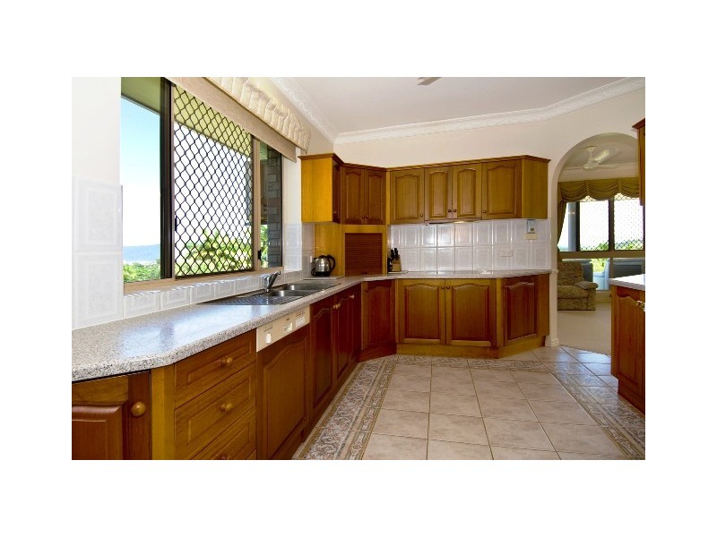 40 Summer Hill Drive, Cairns QLD 4870