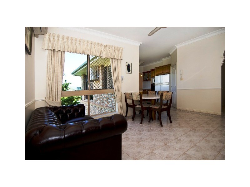 40 Summer Hill Drive, Cairns QLD 4870