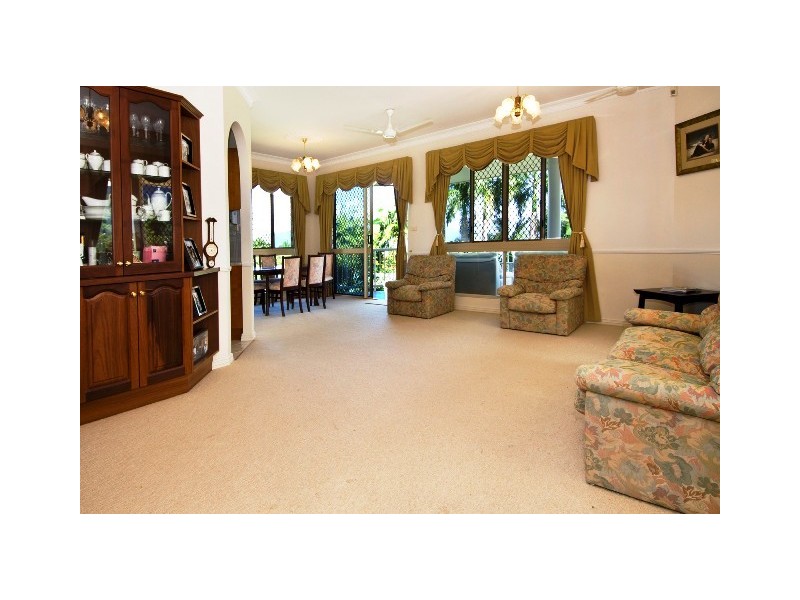 40 Summer Hill Drive, Cairns QLD 4870