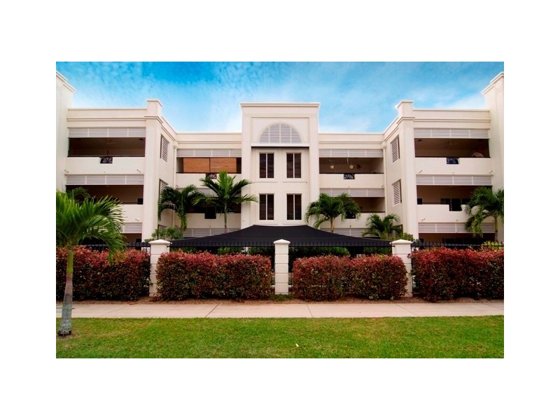 304 Lake Street, Cairns North QLD 4870