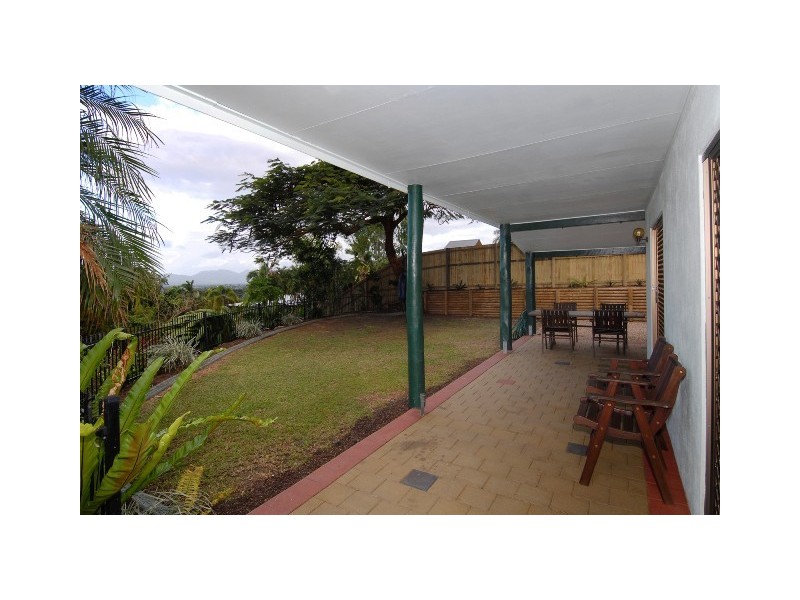 35 Minerva Avenue, Mooroobool QLD 4870