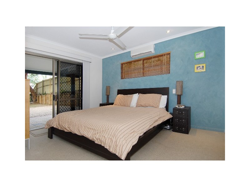 35 Minerva Avenue, Mooroobool QLD 4870