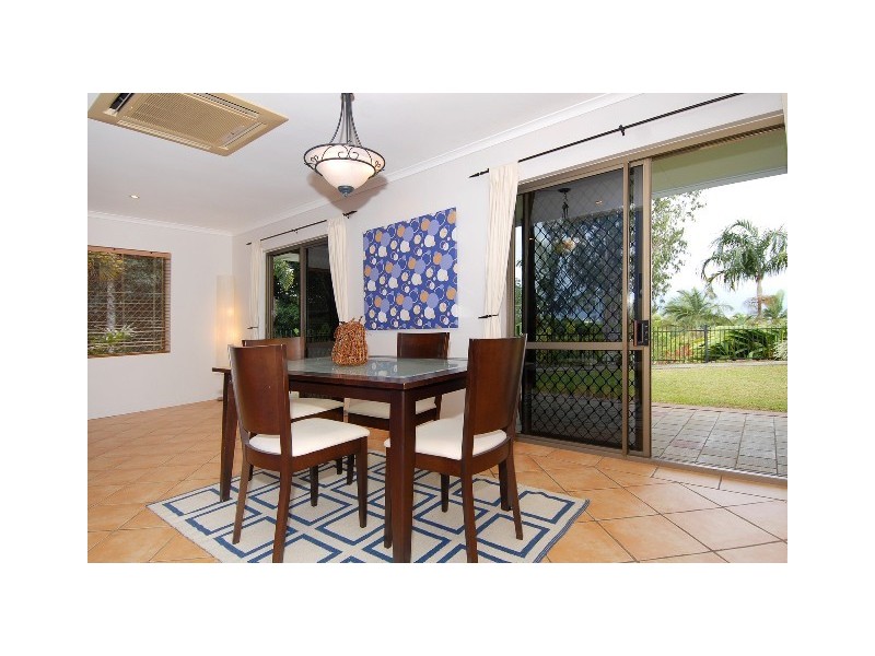 35 Minerva Avenue, Mooroobool QLD 4870