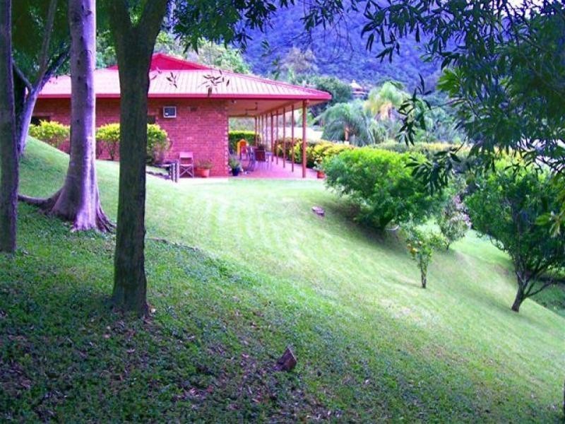 2 Teal Close, Bayview Heights QLD 4868