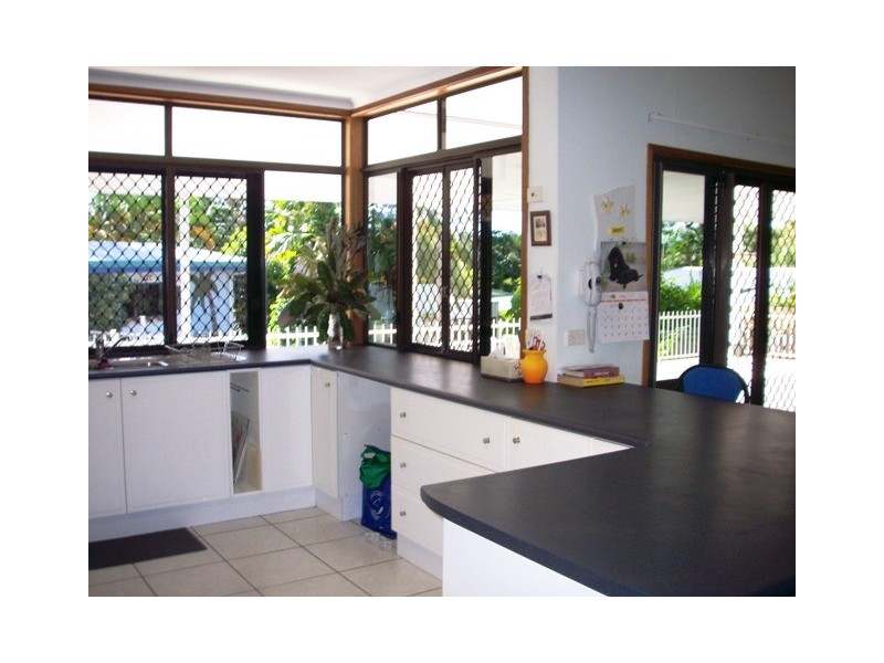 9 Hermes Close, Mooroobool QLD 4870