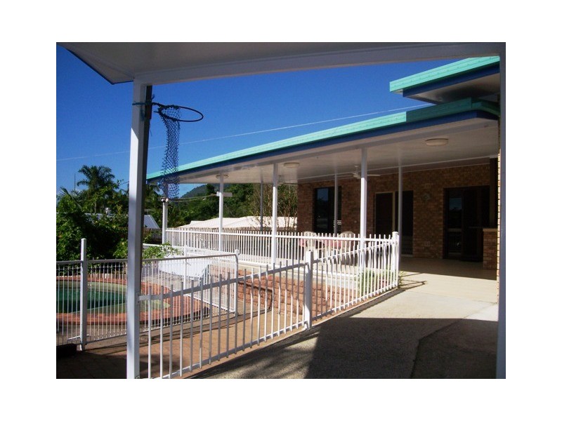 9 Hermes Close, Mooroobool QLD 4870