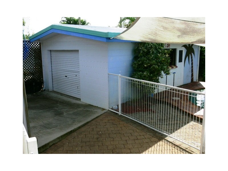 9 Hermes Close, Mooroobool QLD 4870