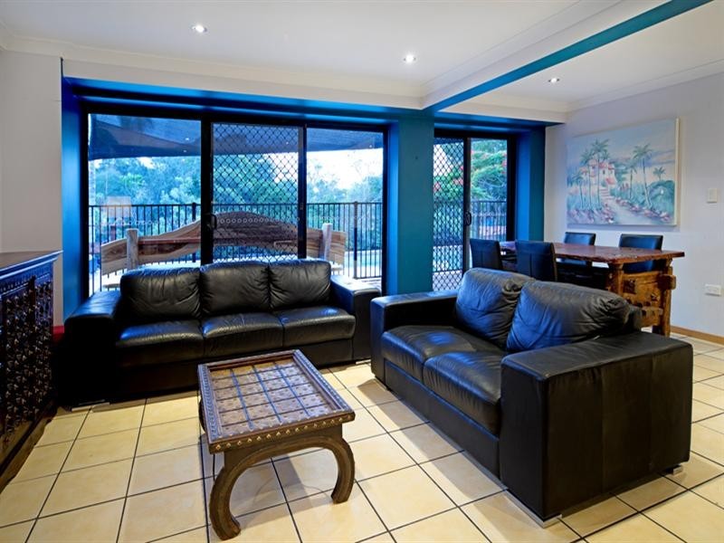 17 Monterey Court, Broadbeach Waters QLD 4218