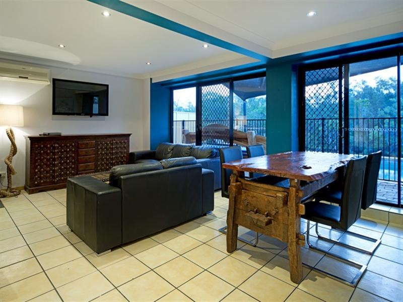 17 Monterey Court, Broadbeach Waters QLD 4218