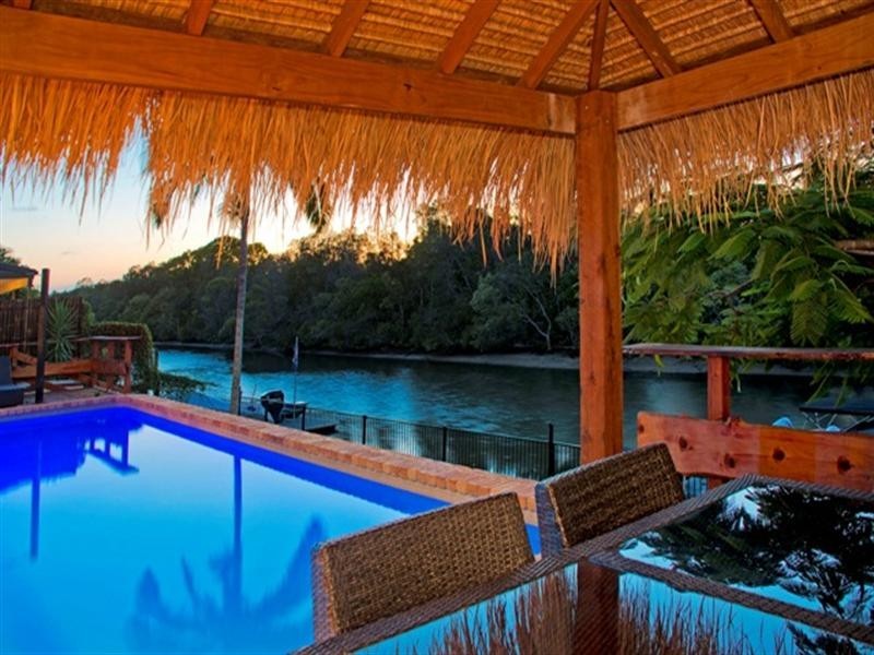 17 Monterey Court, Broadbeach Waters QLD 4218