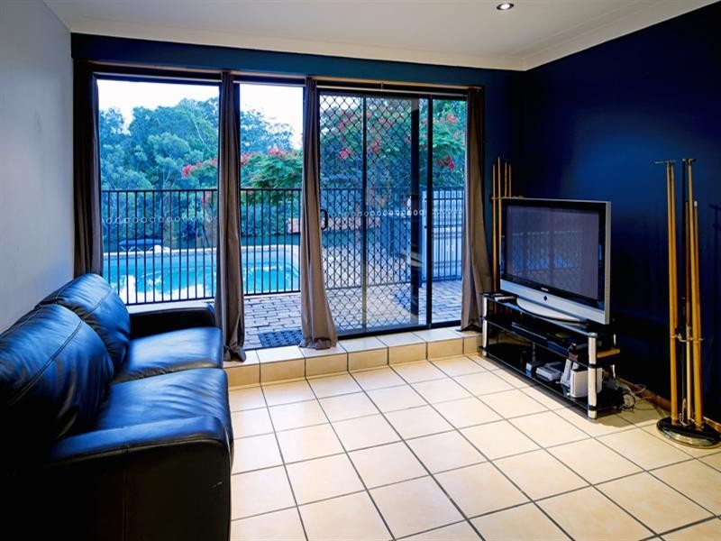 17 Monterey Court, Broadbeach Waters QLD 4218