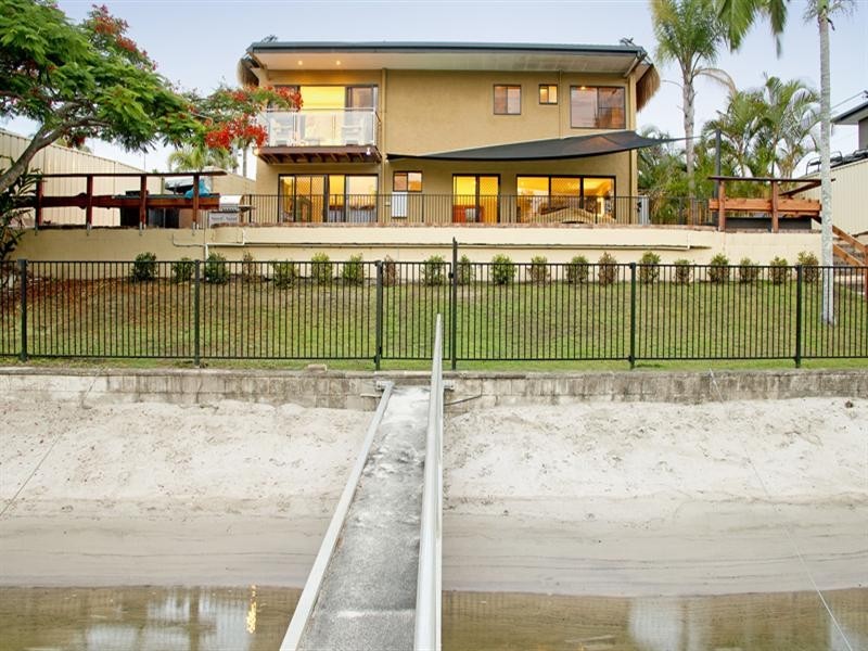 17 Monterey Court, Broadbeach Waters QLD 4218