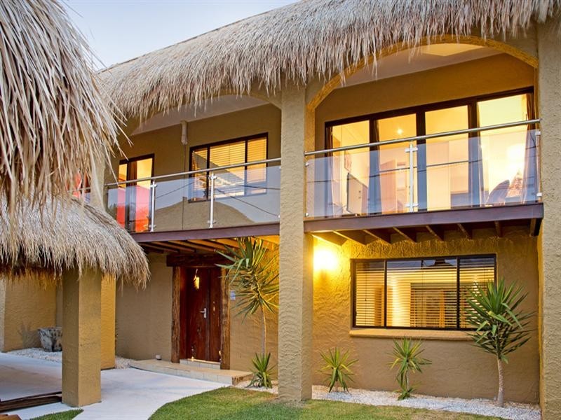 17 Monterey Court, Broadbeach Waters QLD 4218