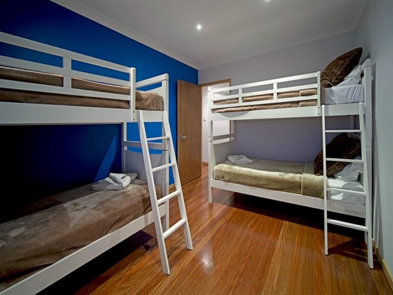 17 Monterey Court, Broadbeach Waters QLD 4218