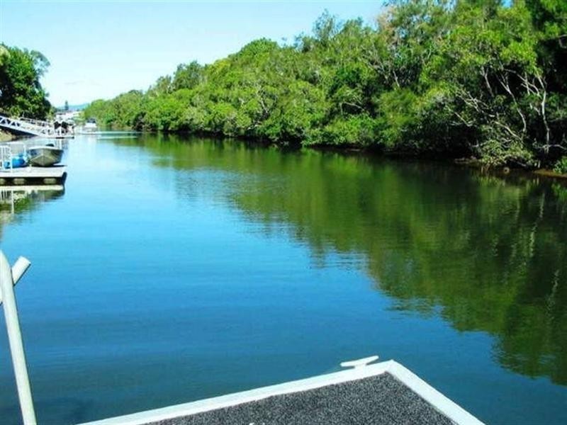 17 Monterey Court, Broadbeach Waters QLD 4218