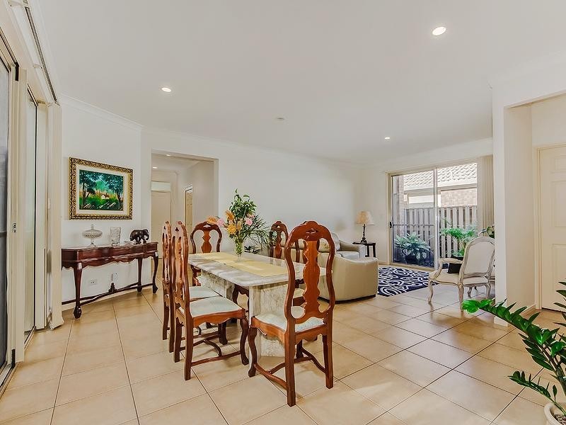 34 Meridien Avenue, Varsity Lakes QLD 4227