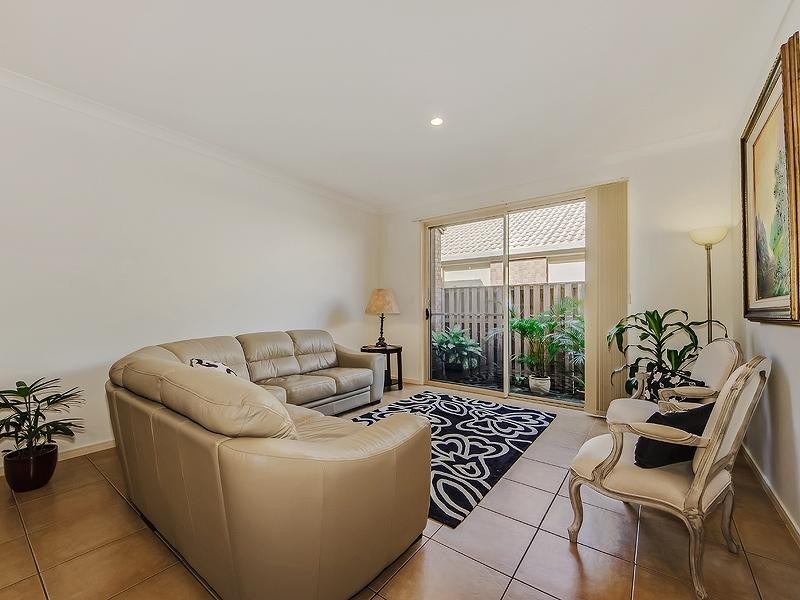 34 Meridien Avenue, Varsity Lakes QLD 4227