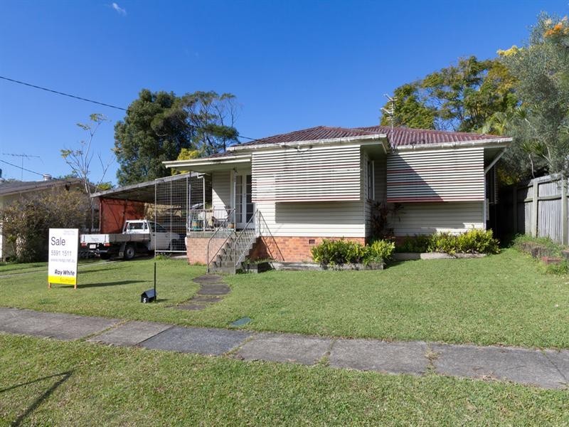 5 Echlin Street, Labrador QLD 4215