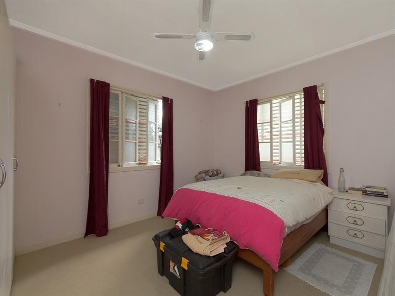 5 Echlin Street, Labrador QLD 4215