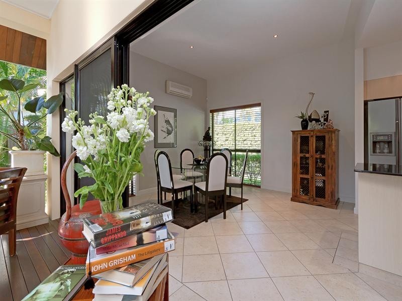 1/9A Greer Terrace, Southport QLD 4215