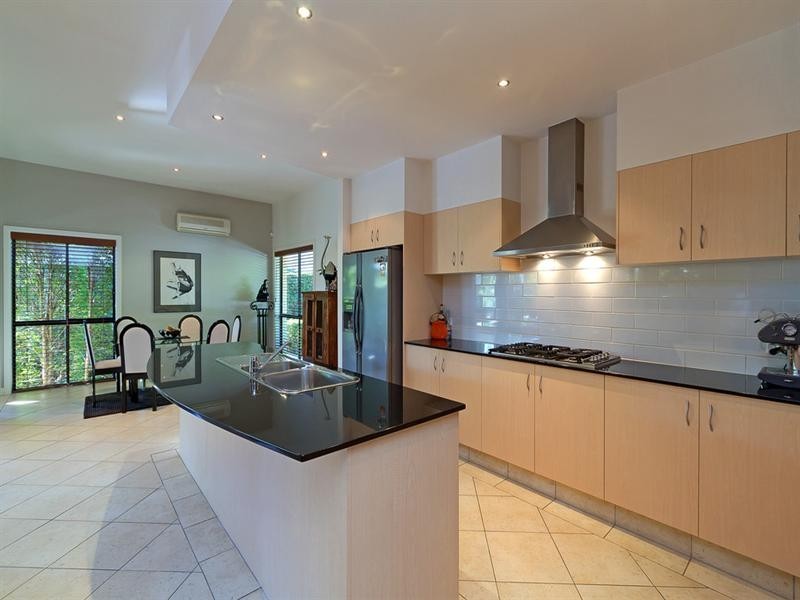 1/9A Greer Terrace, Southport QLD 4215