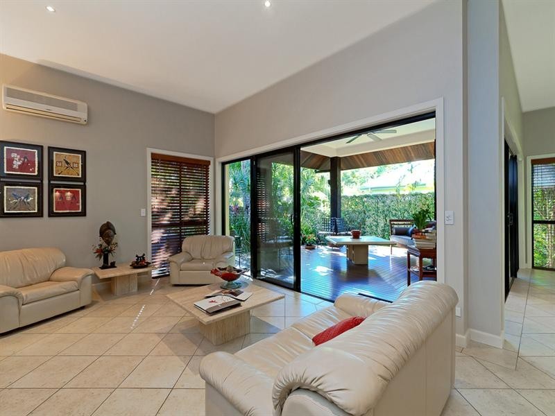 1/9A Greer Terrace, Southport QLD 4215