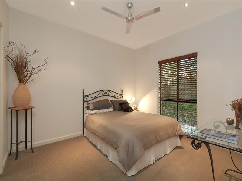 1/9A Greer Terrace, Southport QLD 4215