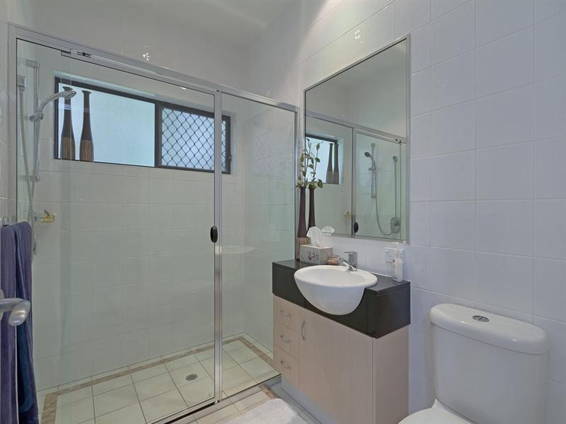 1/9A Greer Terrace, Southport QLD 4215