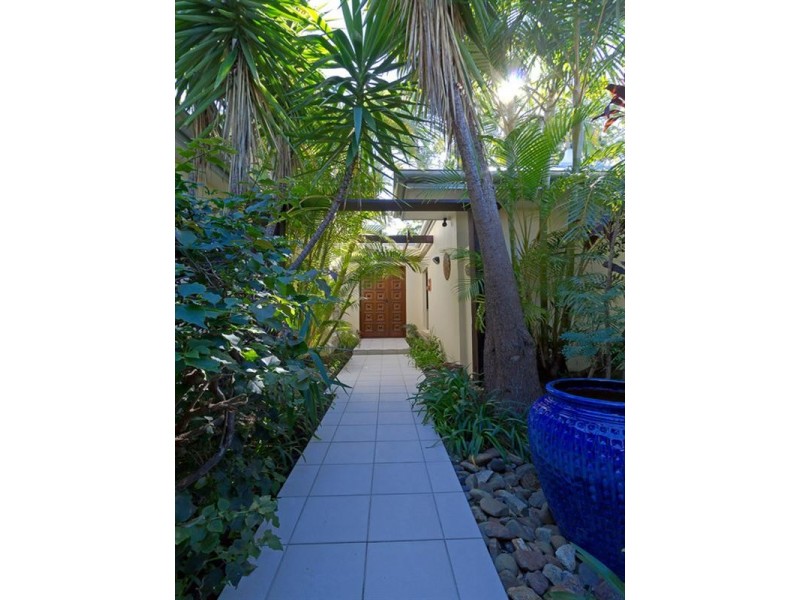 1/9A Greer Terrace, Southport QLD 4215