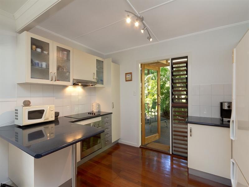 38 Allan Street, Southport QLD 4215