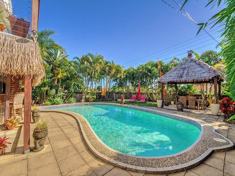 94 Heeb Street, Benowa QLD 4217