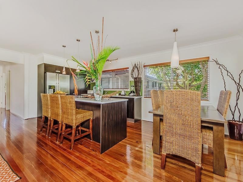 94 Heeb Street, Benowa QLD 4217