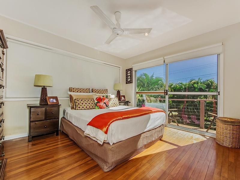 94 Heeb Street, Benowa QLD 4217