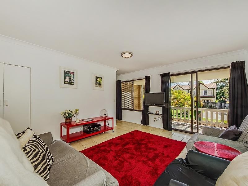 3/36 Government Road, Labrador QLD 4215