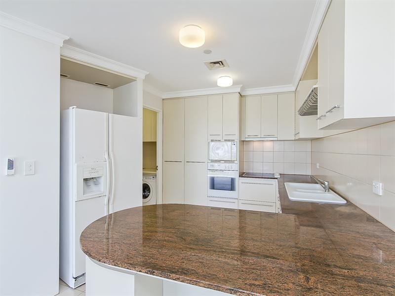 C11-2 ‘Rivage Royale’ 75 Brighton Parade, Southport QLD 4215