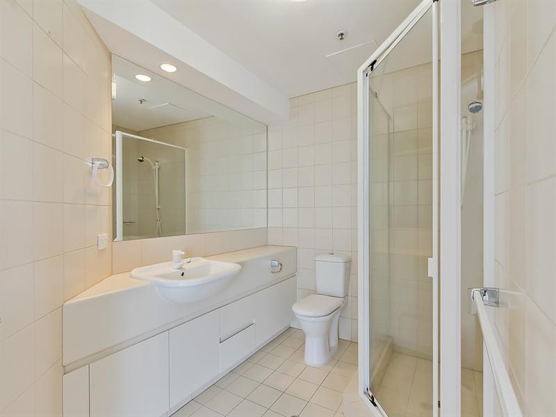 C11-2 ‘Rivage Royale’ 75 Brighton Parade, Southport QLD 4215