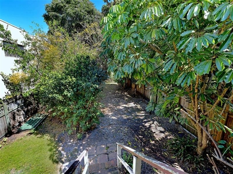 16 Gray Street, Southport QLD 4215