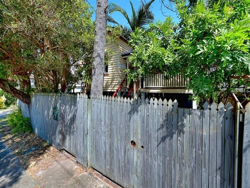 16 Gray Street, Southport QLD 4215