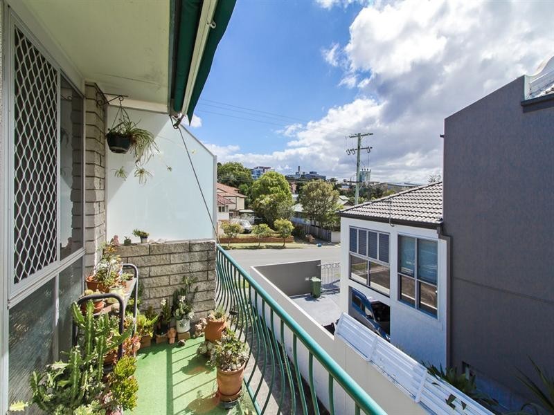 6/25 Lenneberg Street, Southport QLD 4215