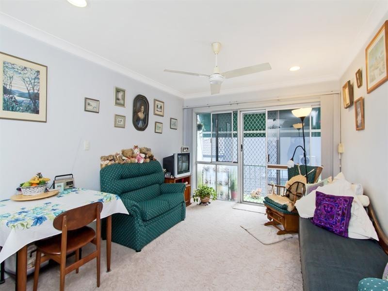 6/25 Lenneberg Street, Southport QLD 4215