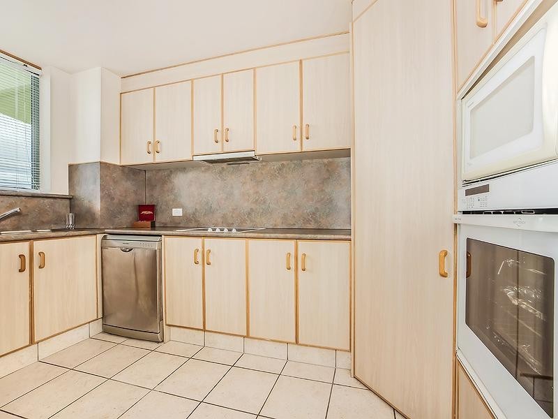 1208/3400 ‘Mantra Sun City’ Surfers Paradise Boulevard, Surfers Paradise QLD 4217