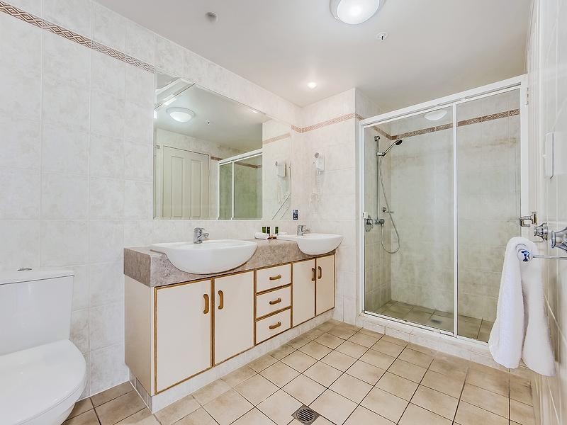 1208/3400 ‘Mantra Sun City’ Surfers Paradise Boulevard, Surfers Paradise QLD 4217